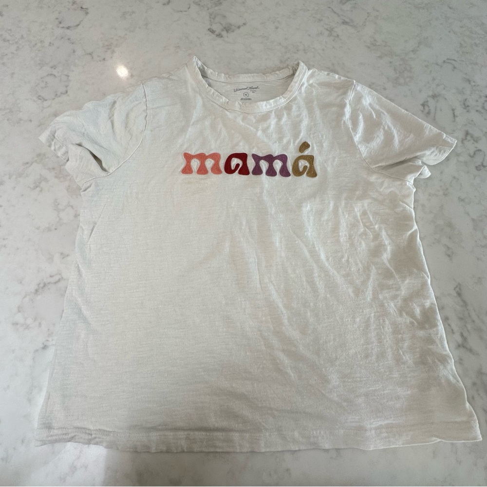Universal Thread Cream 'mamá' T-Shirt. Size XXL